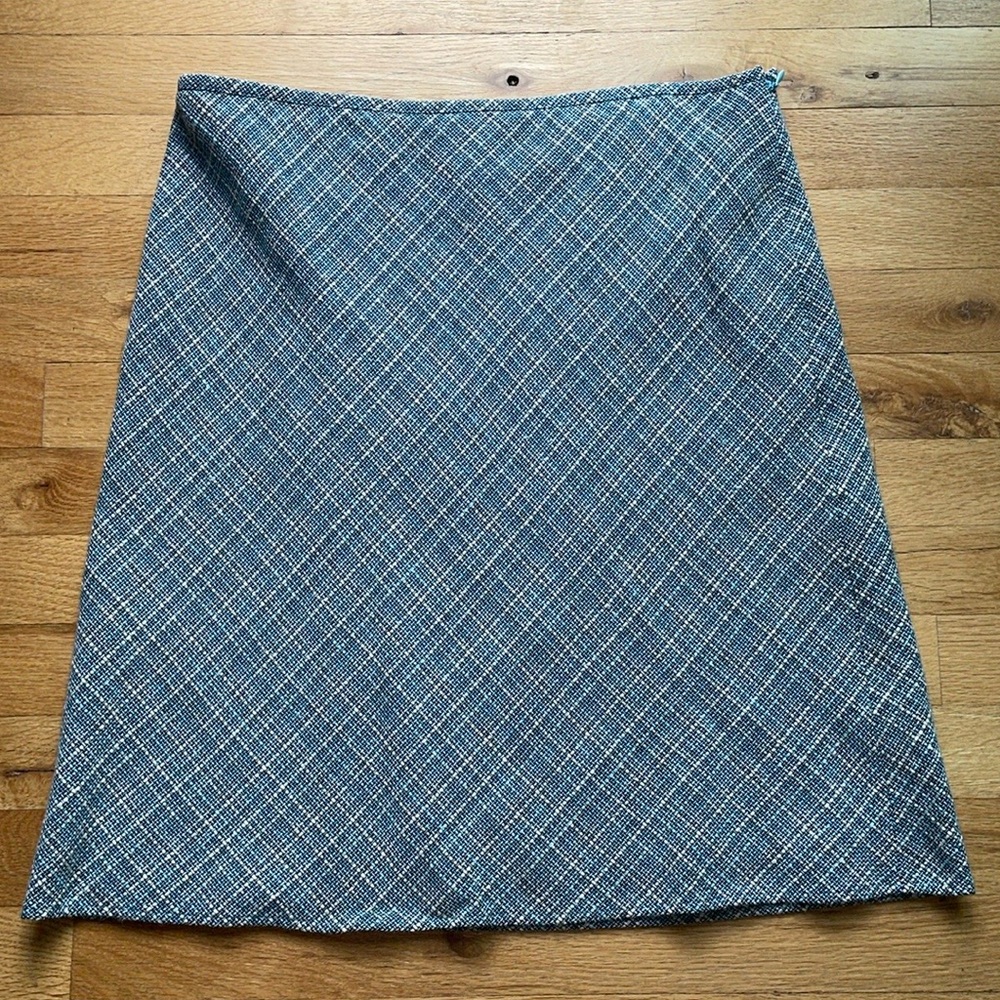4 for $20 special 
Ann Taylor Loft Tweed Turquoise/Off White Fully Lined Skirt
